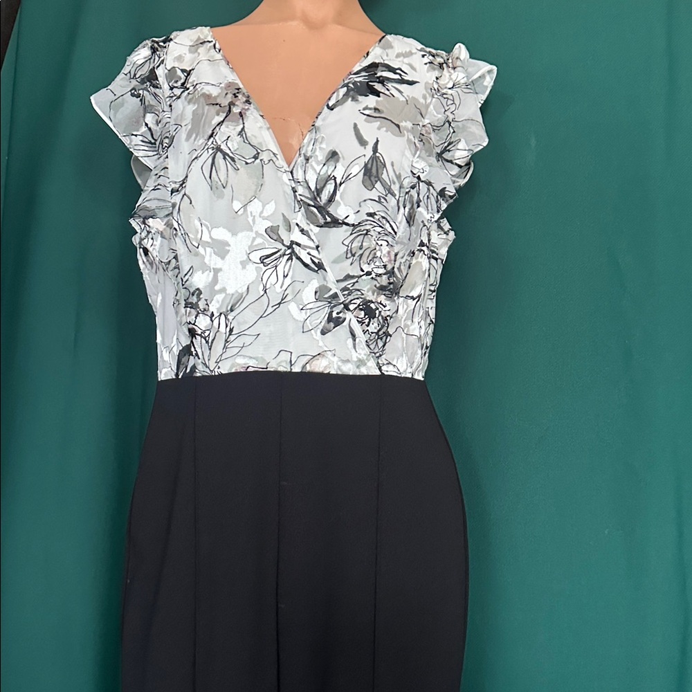 Floral V-Neck Ruffle Sleeve Dress
